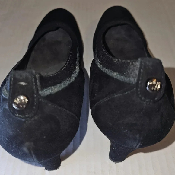 Stuart Weitzman Black Suede Grosgrain Trim Pumps - Picture 6 of 11